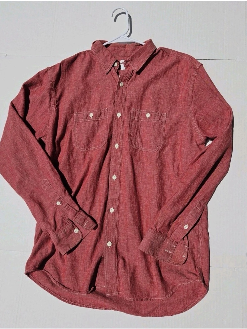 Old Navy Men’s Large Slim Fit Red Chambray Button Down Shirt Double Pocket